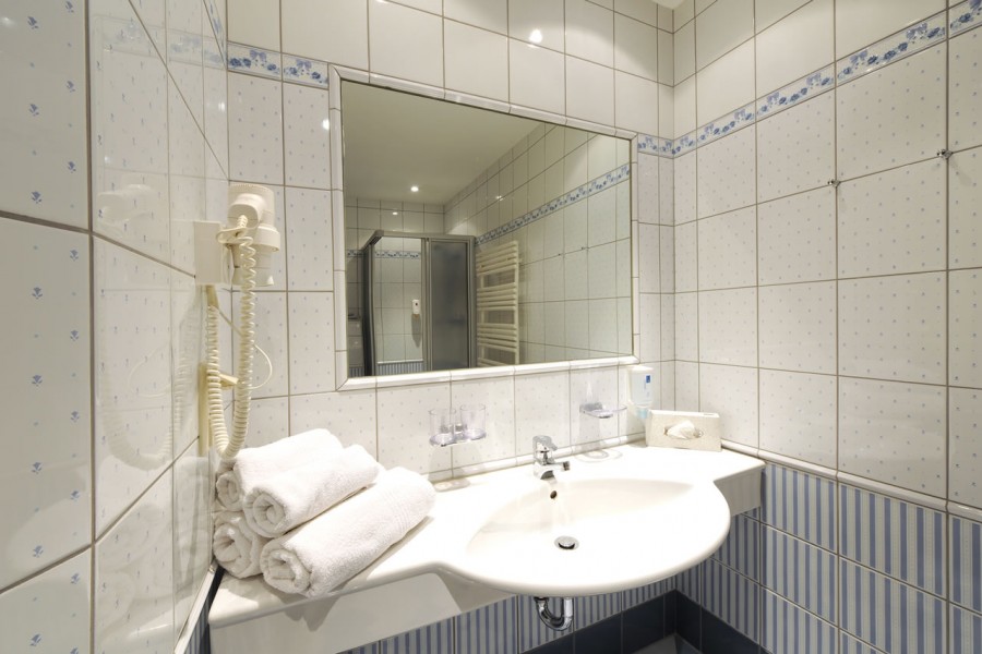 Zimmer mit Frühstücksbuffet, Aparthotel Kristall Altenmarkt